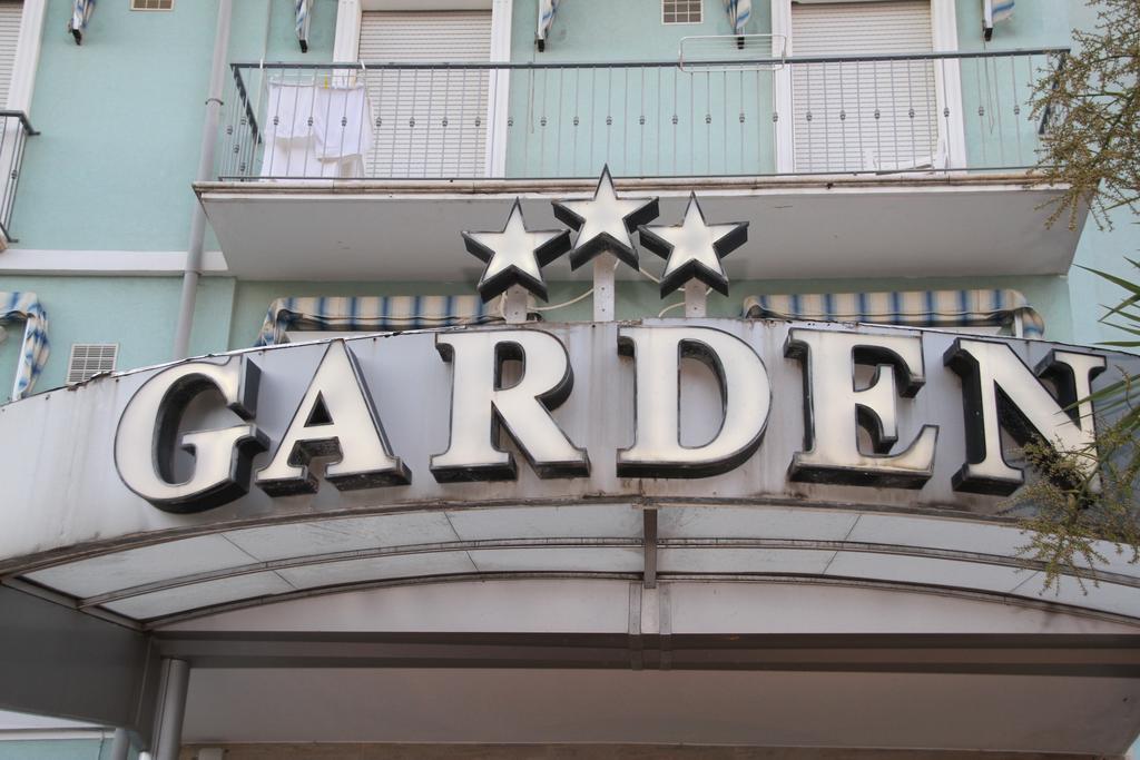 Hotel Garden Cattolica Exterior photo