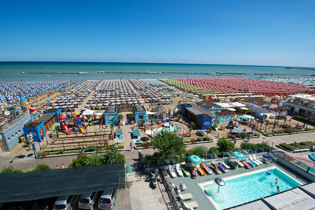 Hotel Garden Cattolica Exterior photo